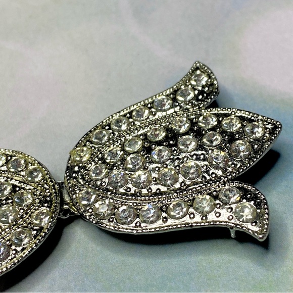 Elegant Silver Bow Belt Claps Buckle with Clear Rhinestones - Picture 2 of 8